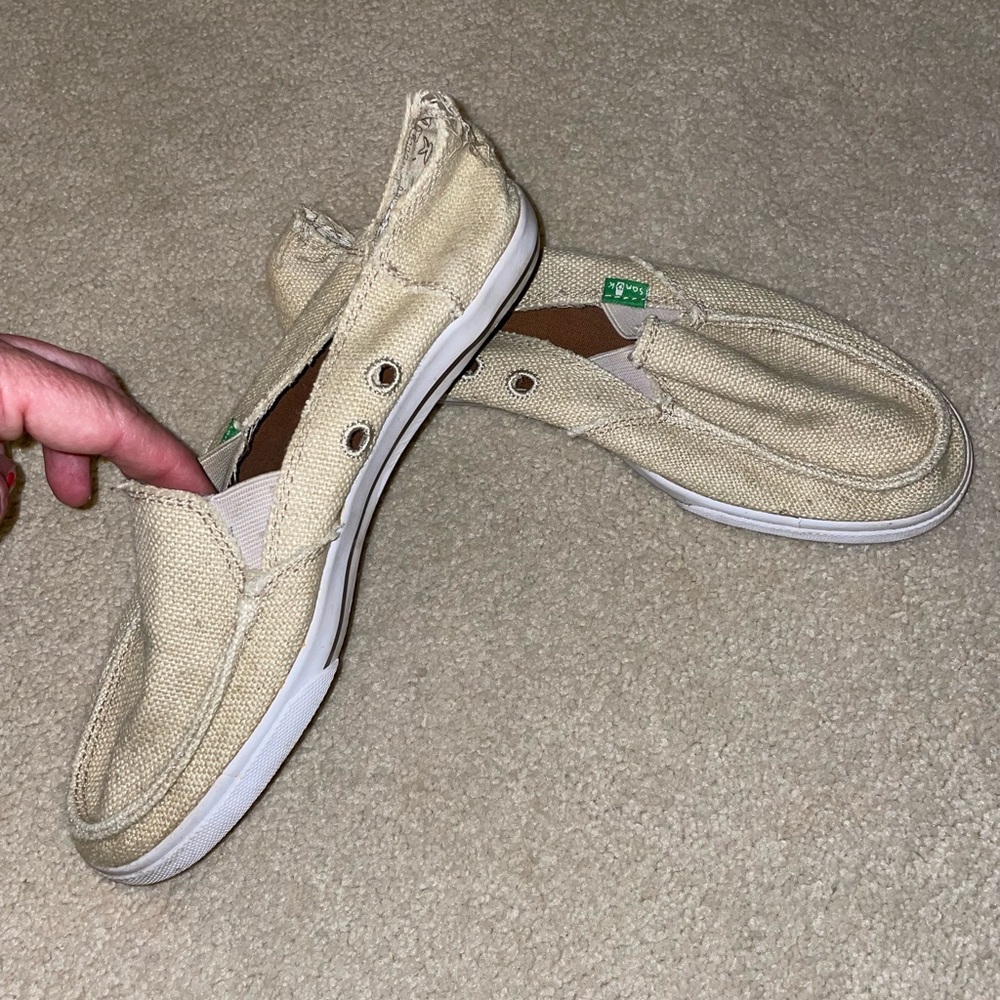 Size 8 Sanuk slip on shoes